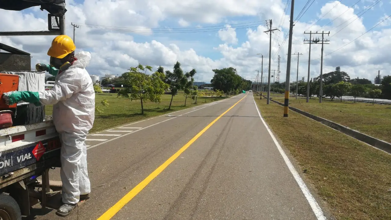 DEMARCACIÓN DE VIA EXISTENTE, RETIRO DE ASFALTO EXISTENTE, SUMINISTRO Y COMPACTACIÓN DE CARPETA ASFALTICA PARA LA PLANTA DE ECOPETROL EN CARTAGENA MUELLE FLUVIAL.